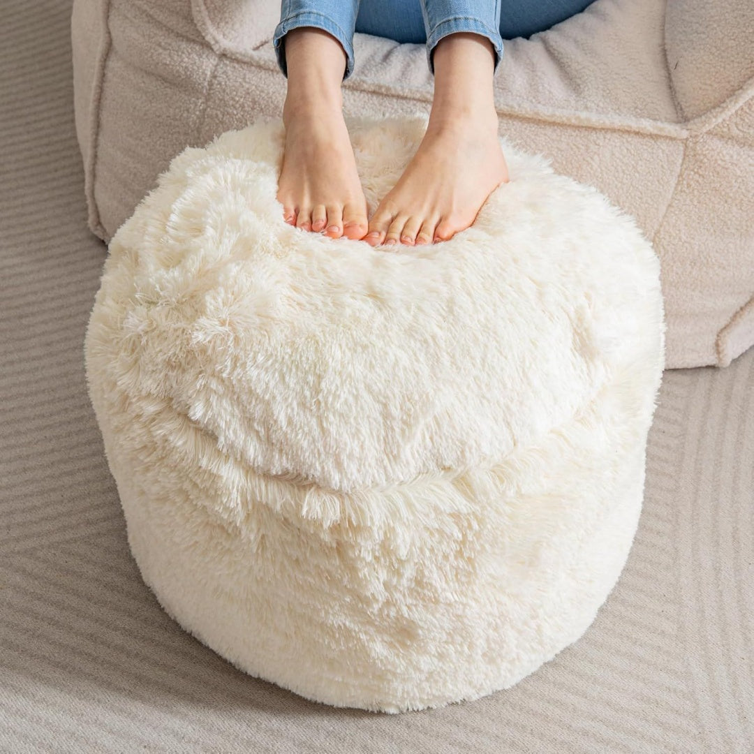 Pouf crema in tessuto morbido